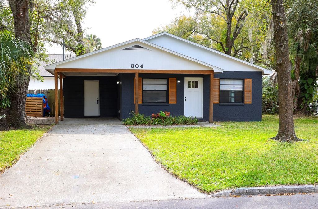 Photo of 304 W Idlewild Avenue, Tampa, FL 33604 (MLS # TB8466113)