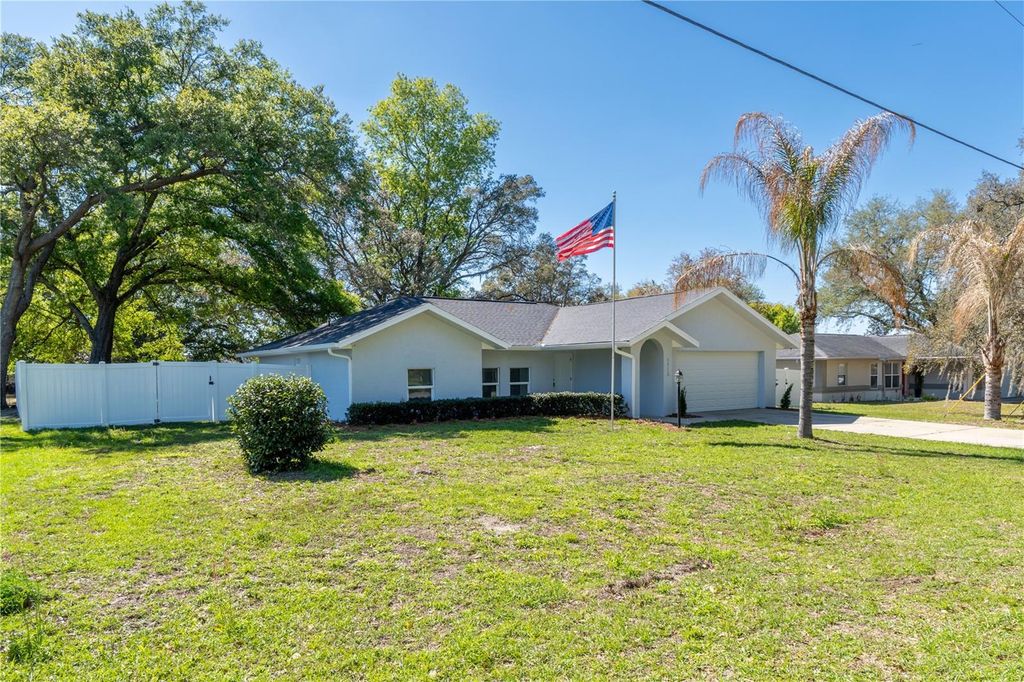 Photo of 5912 SW 111th Place Road, Ocala, FL 34476 (MLS # G5109960)