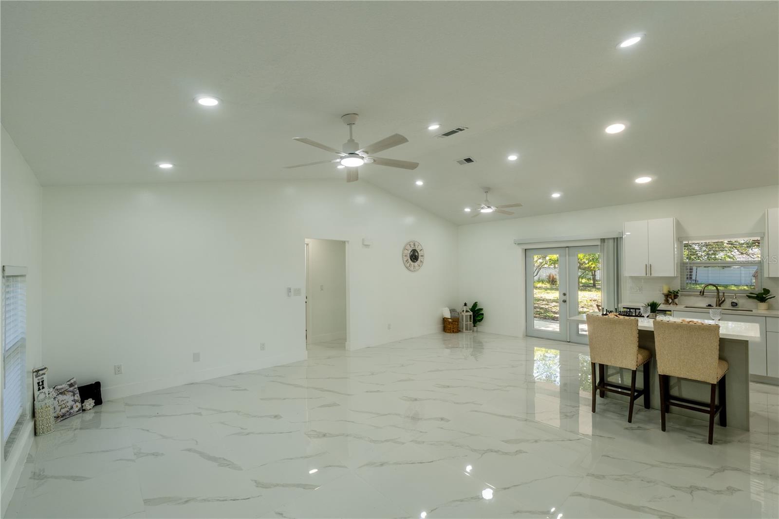 KINGSLAND COUNTRY ESTATE - Residential