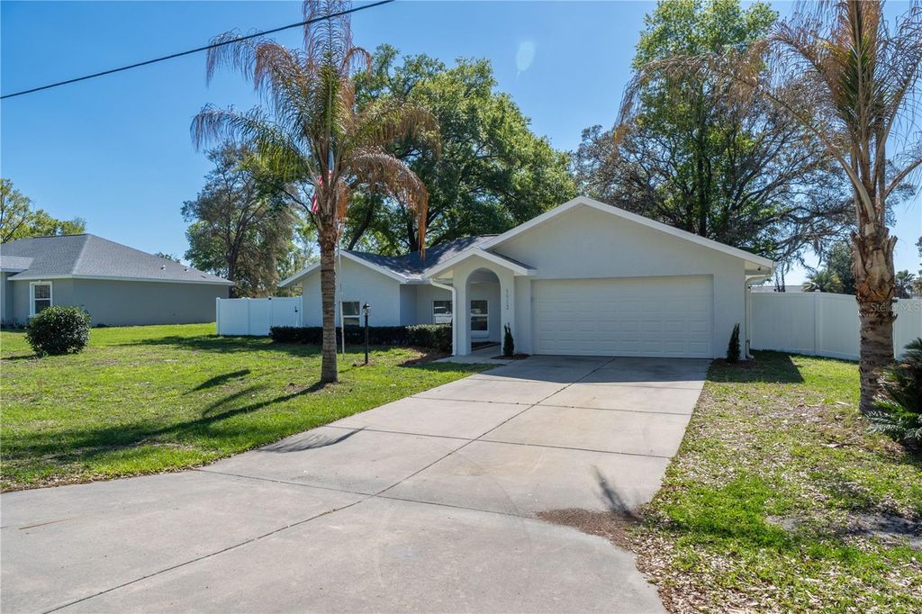 Photo of 5912 SW 111th Place Road, Ocala, FL 34476 (MLS # G5109960)