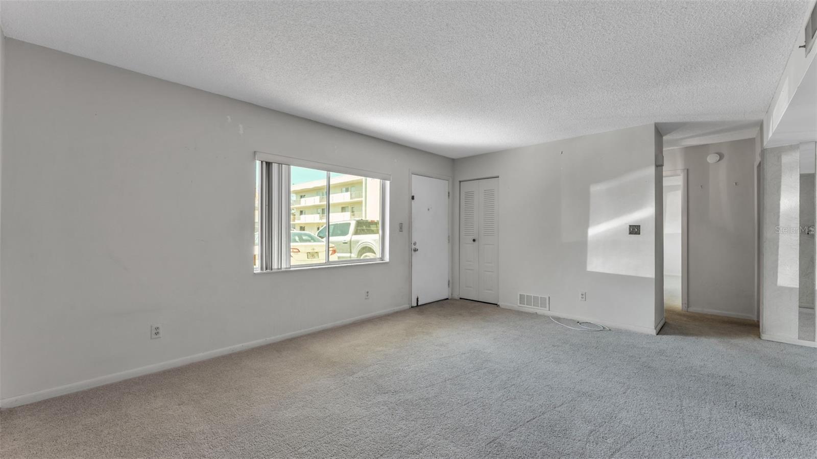 LAKESIDE VILLAGE #1 COND CB 3 PGS 17-20 - Residential