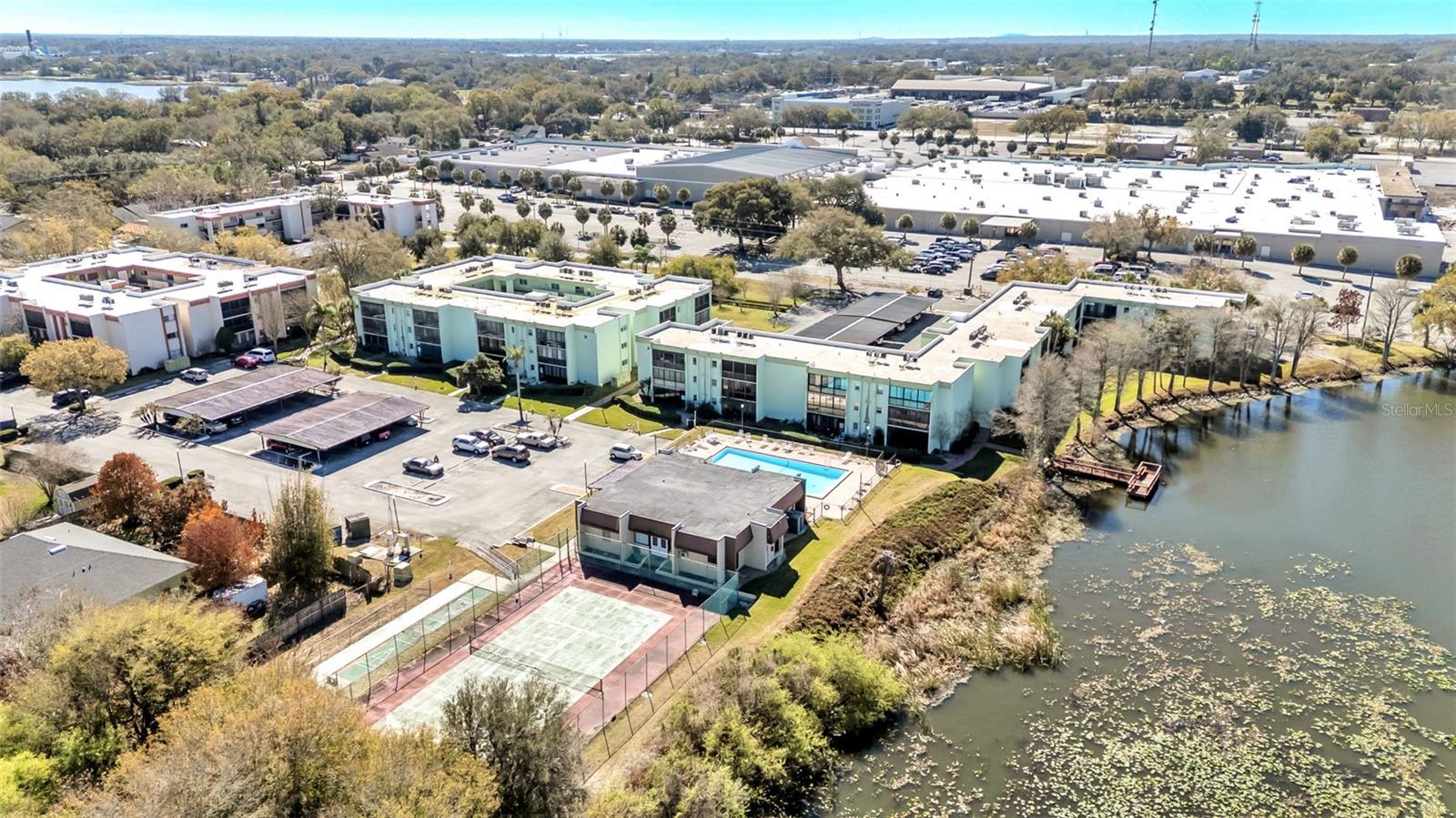 LAKESIDE VILLAGE #1 COND CB 3 PGS 17-20 - Residential