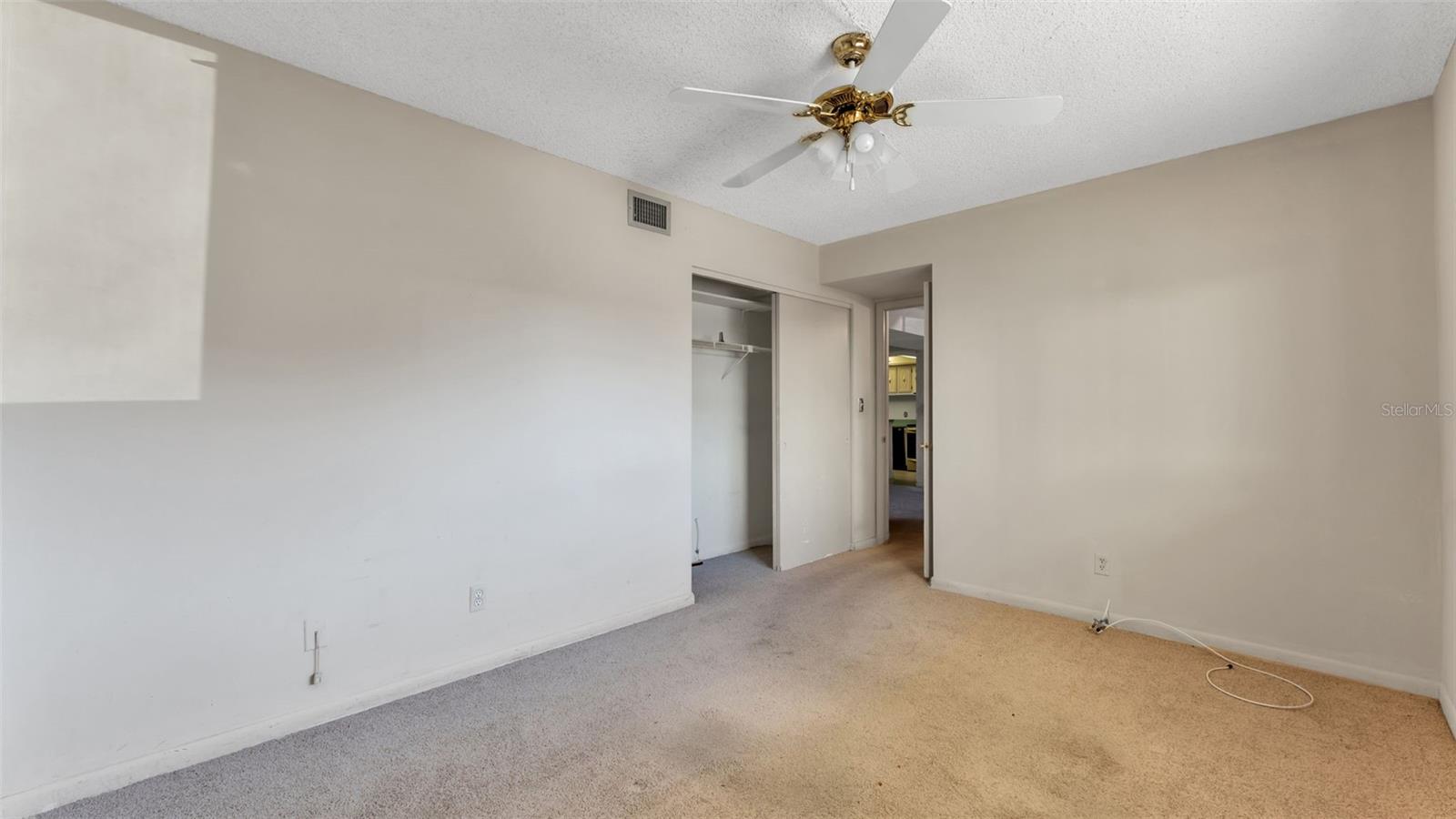 LAKESIDE VILLAGE #1 COND CB 3 PGS 17-20 - Residential