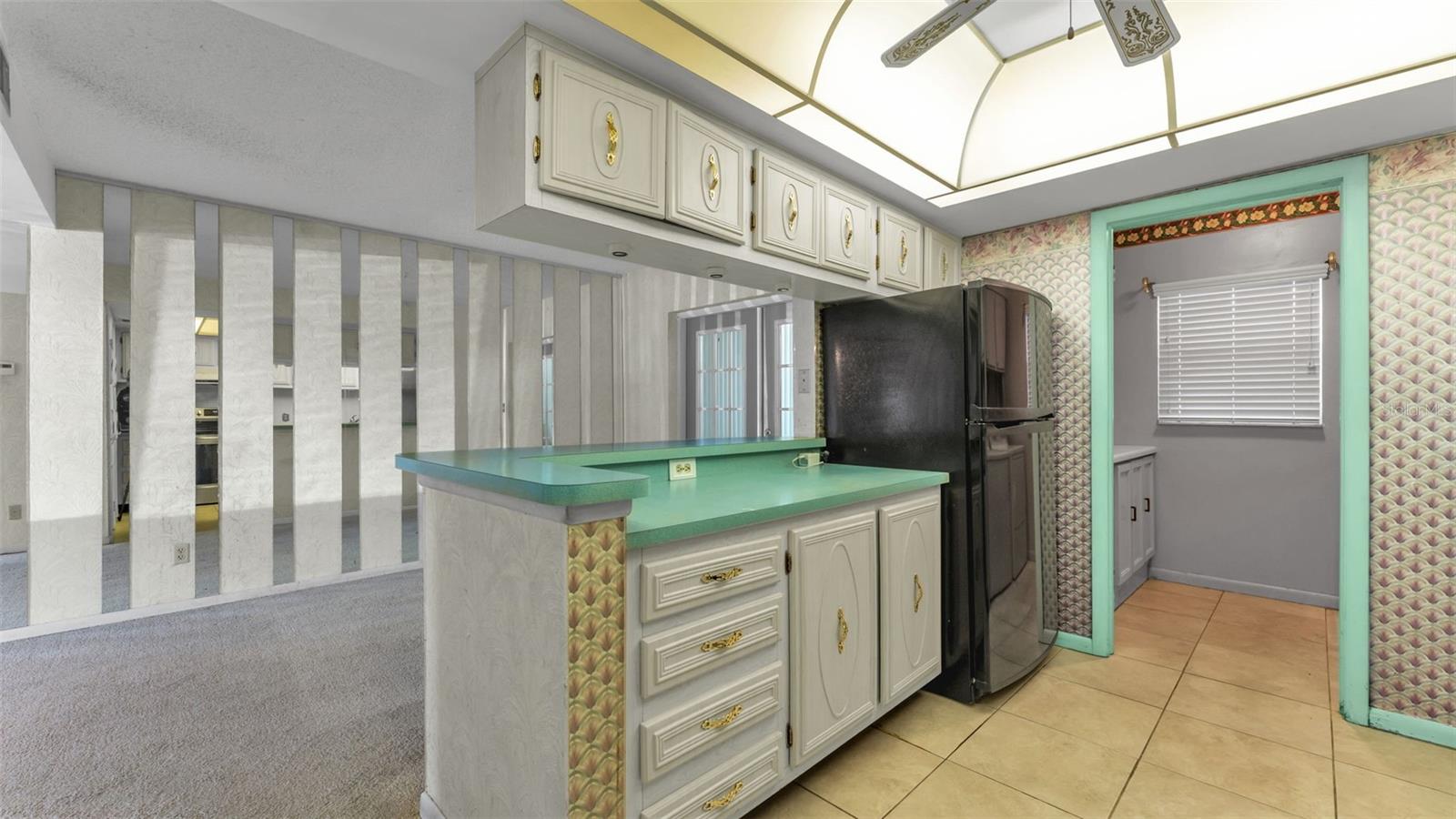 LAKESIDE VILLAGE #1 COND CB 3 PGS 17-20 - Residential