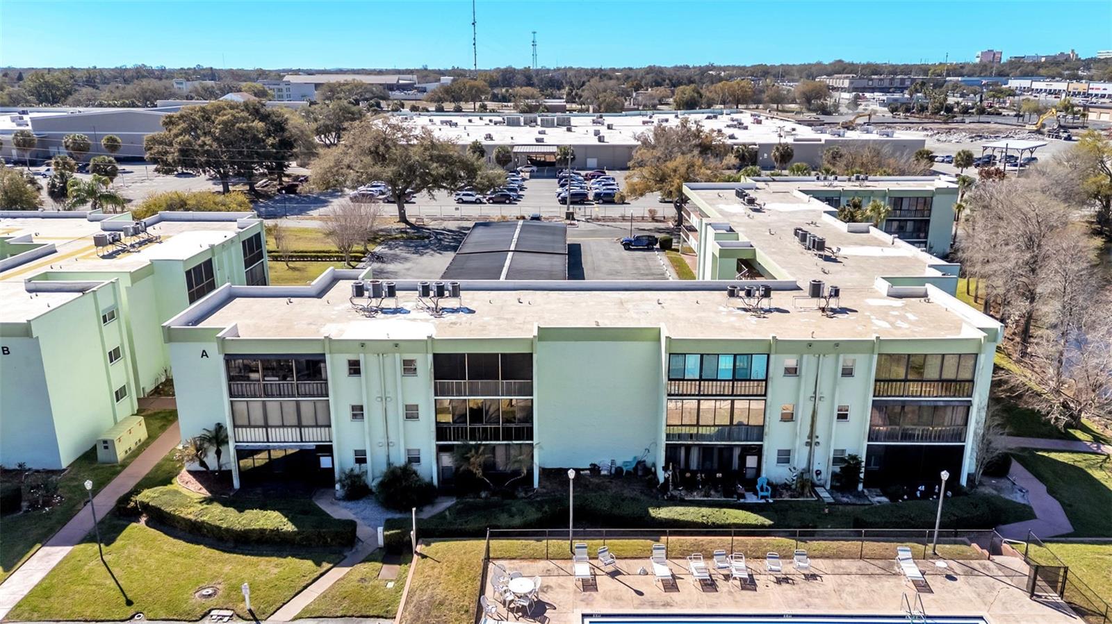 LAKESIDE VILLAGE #1 COND CB 3 PGS 17-20 - Residential