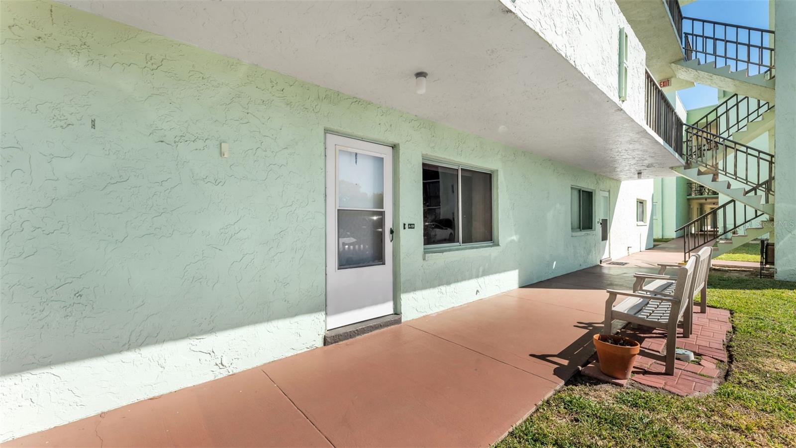 LAKESIDE VILLAGE #1 COND CB 3 PGS 17-20 - Residential