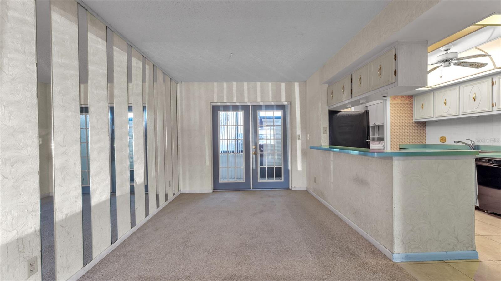 LAKESIDE VILLAGE #1 COND CB 3 PGS 17-20 - Residential