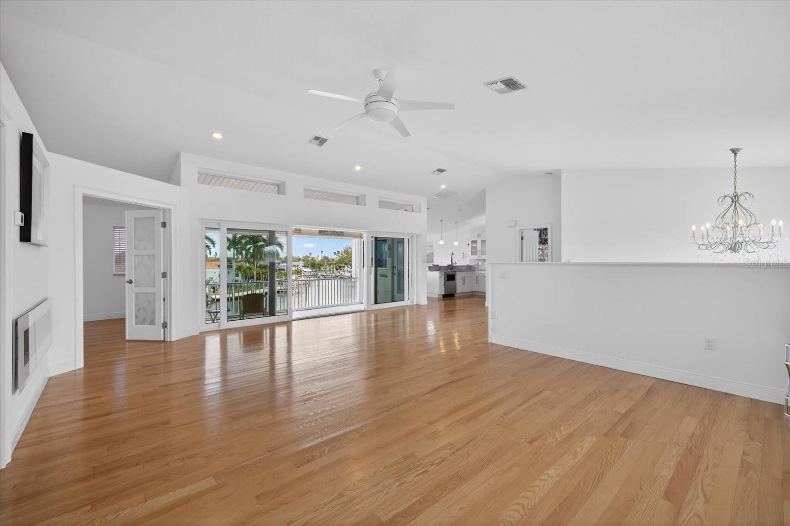 FLOR A MAR - Residential