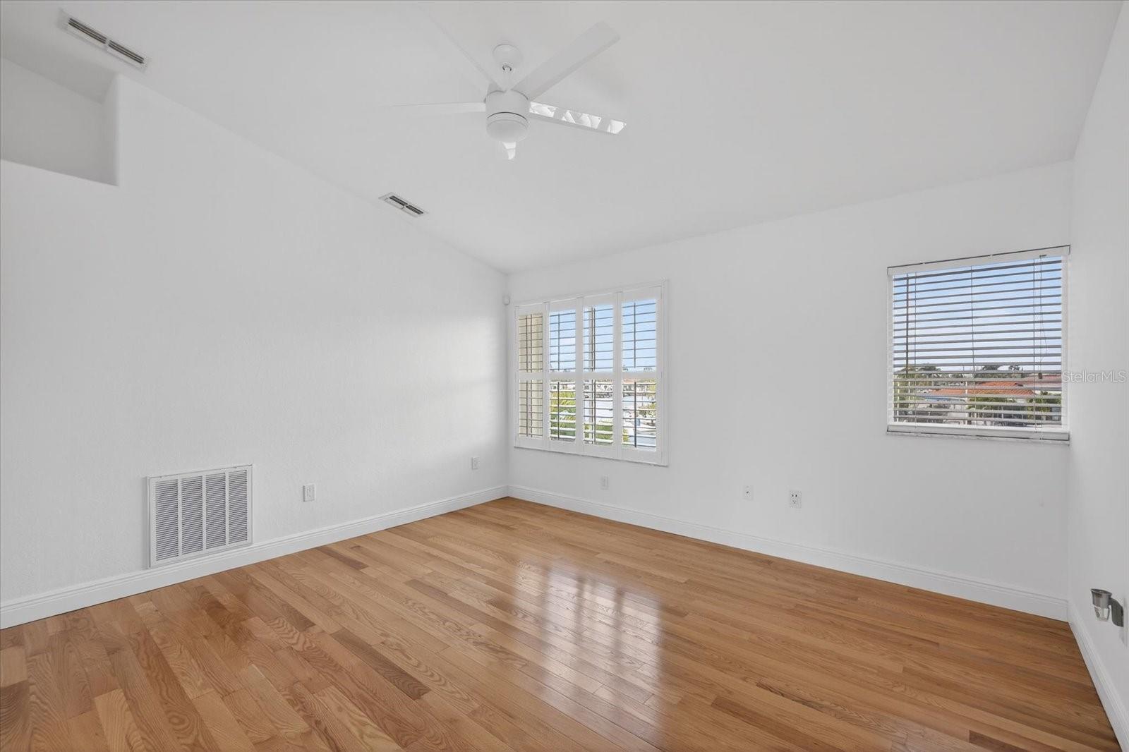 FLOR A MAR - Residential