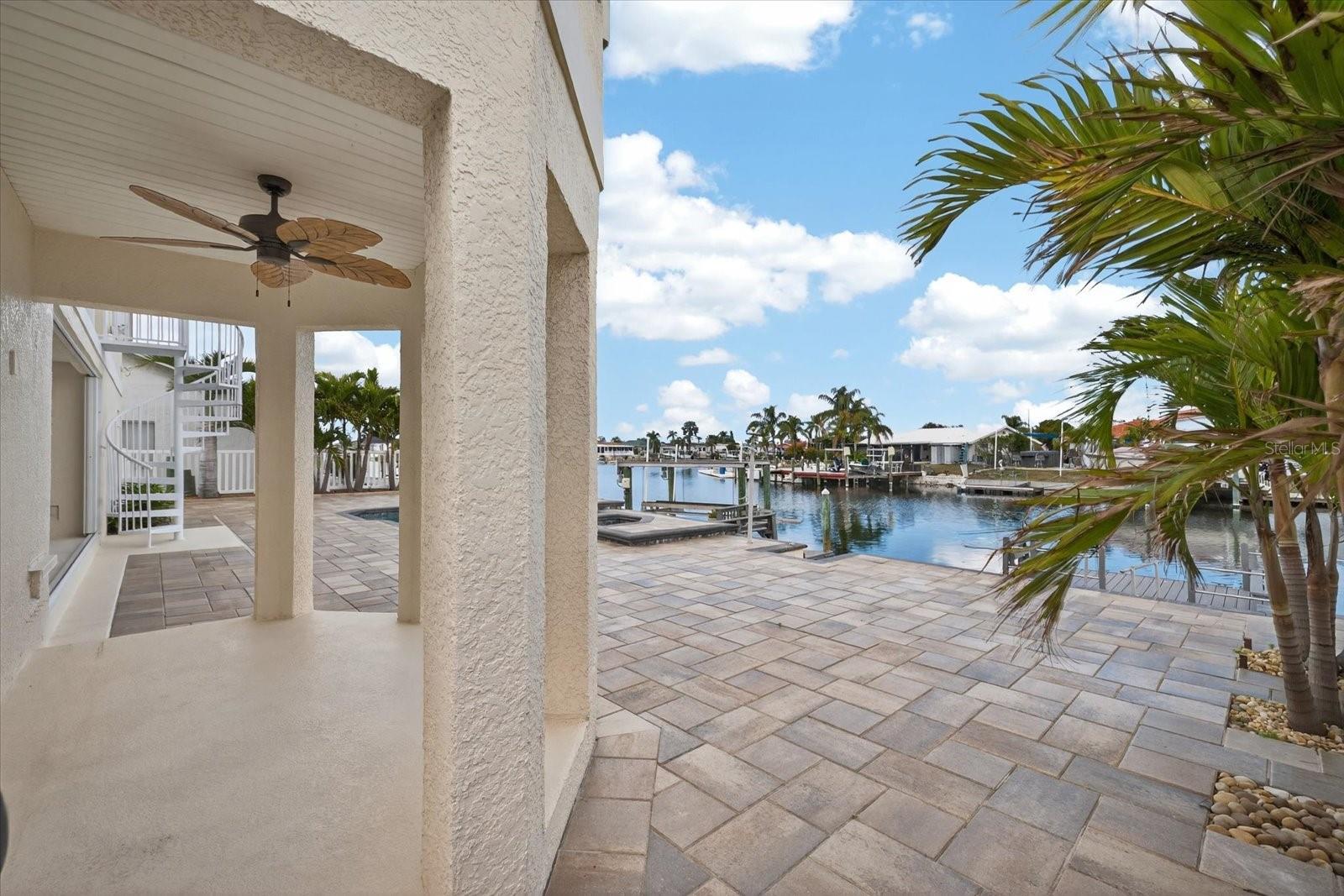 FLOR A MAR - Residential