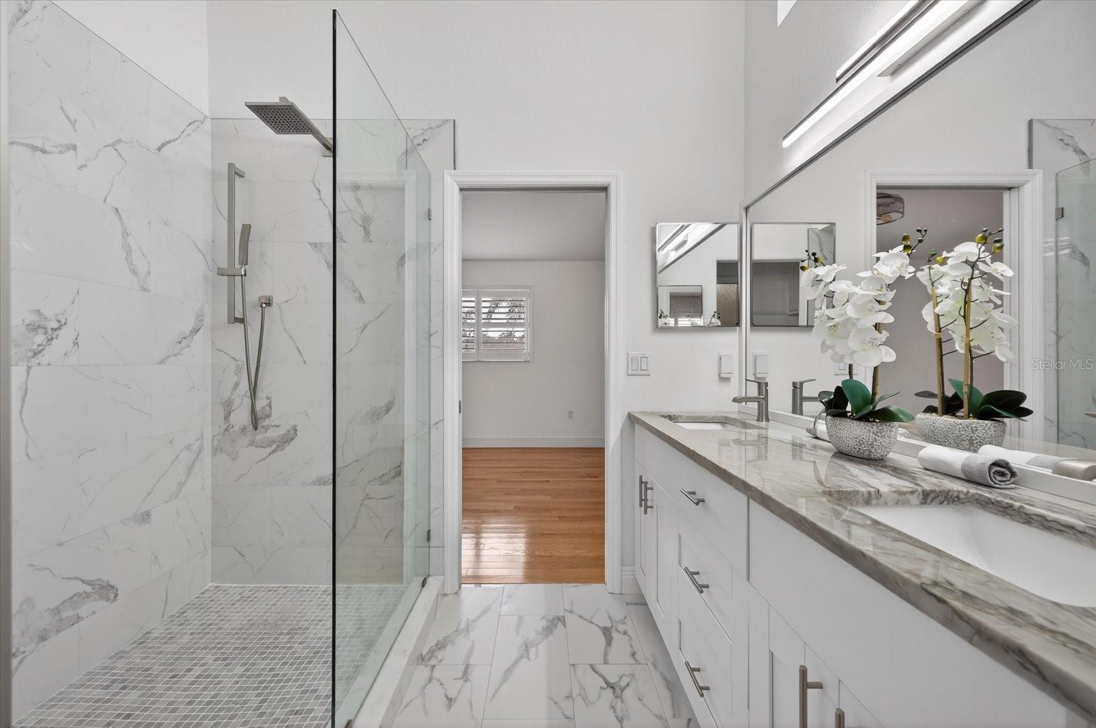 FLOR A MAR - Residential