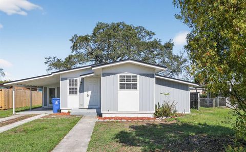 Photo of 146 Phoenetia Drive, St. Augustine, FL 32086 (MLS # TB8477005)