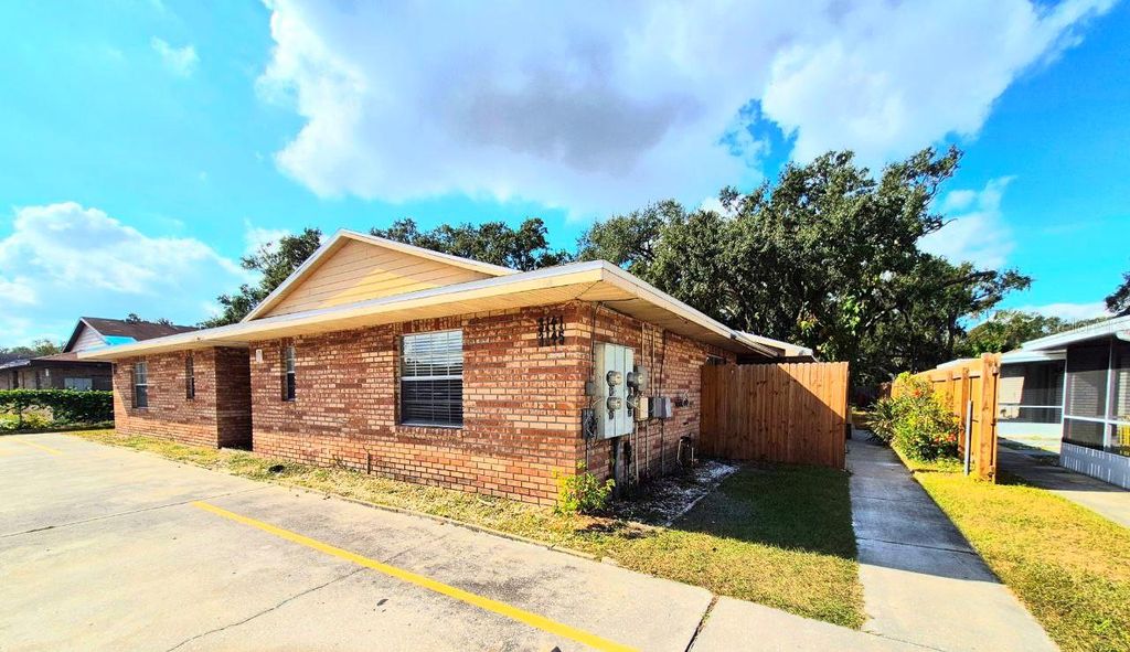 Photo of 3141 Bloomingdale Villas Court, Brandon, FL 33511 (MLS # TB8451548)