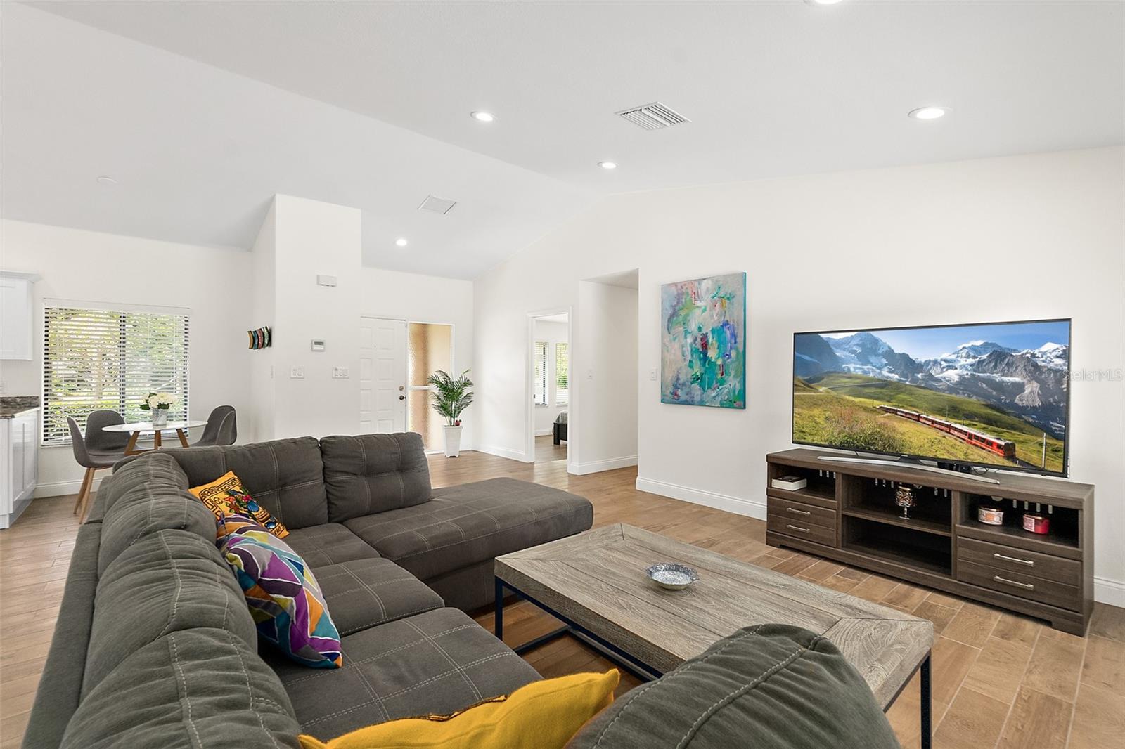 MANDARIN SEC 2 - Residential