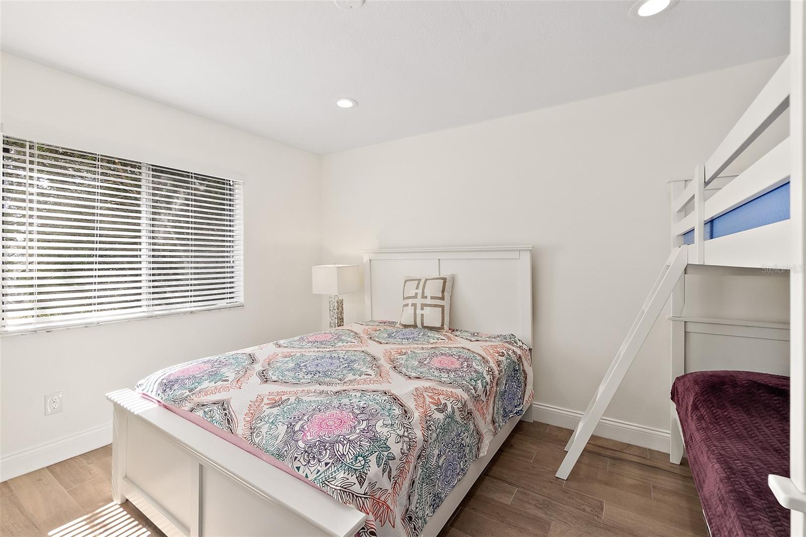 MANDARIN SEC 2 - Residential