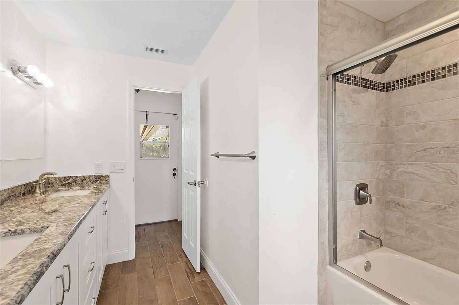 MANDARIN SEC 2 - Residential