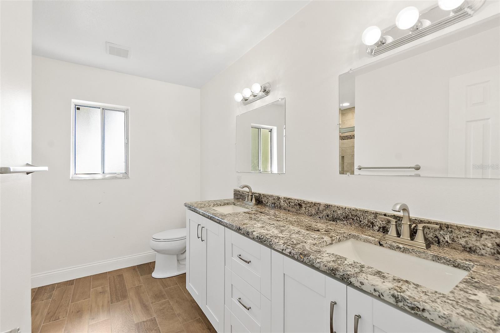 MANDARIN SEC 2 - Residential