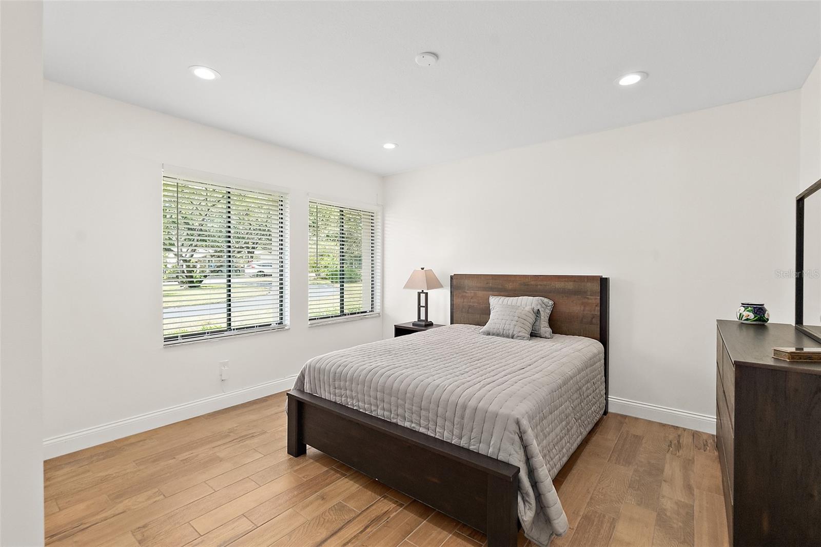 MANDARIN SEC 2 - Residential