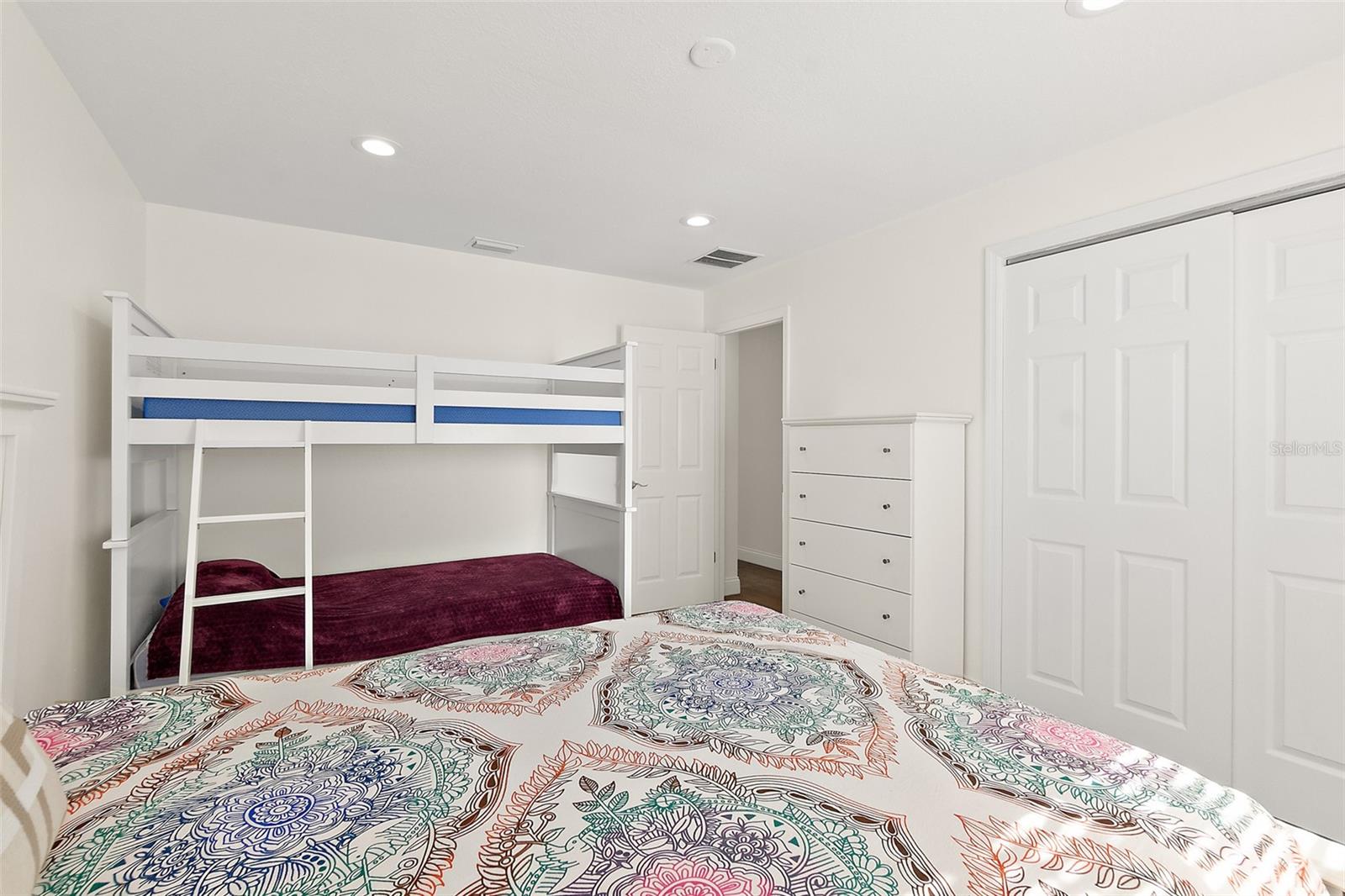 MANDARIN SEC 2 - Residential