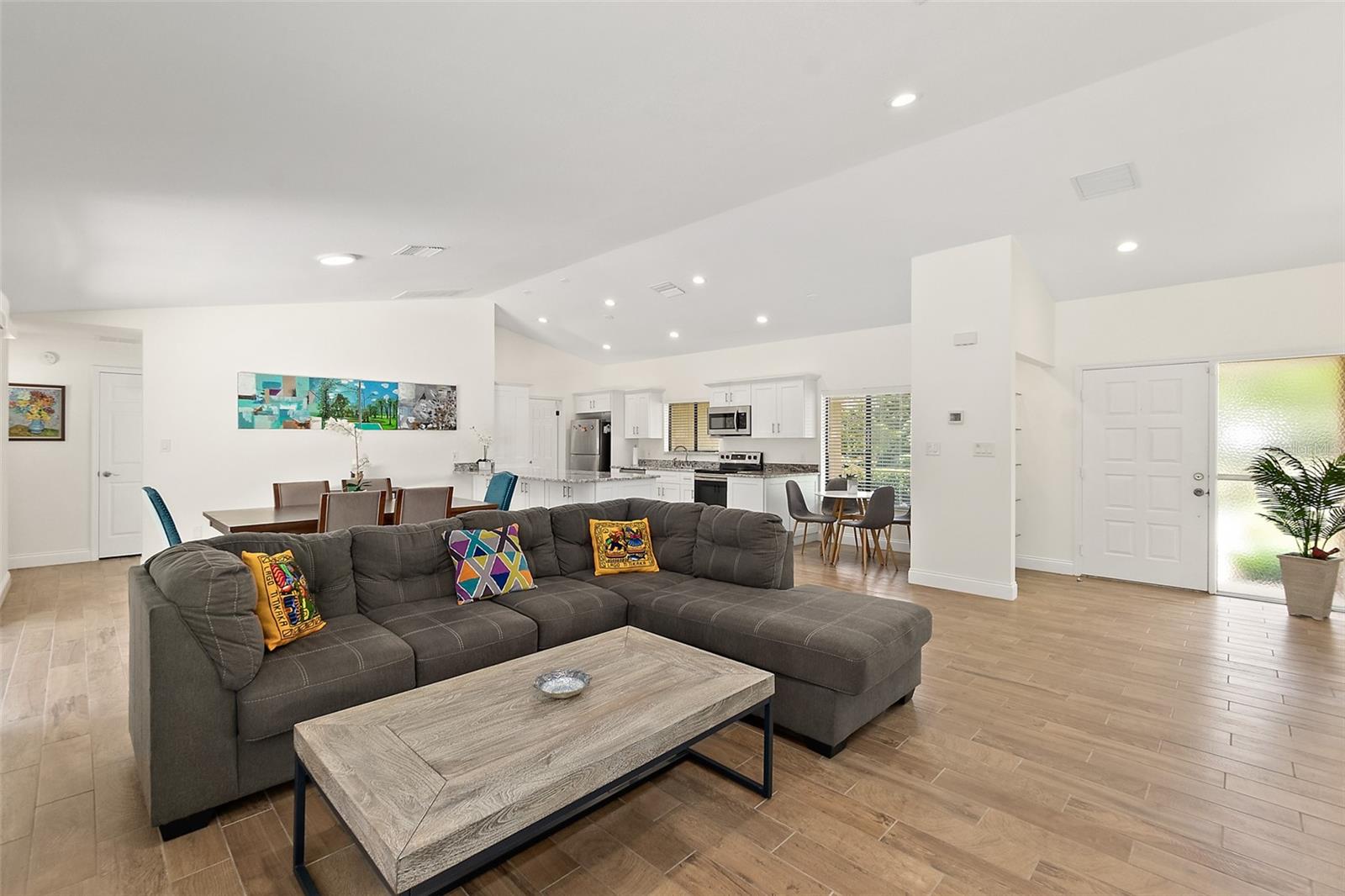 MANDARIN SEC 2 - Residential