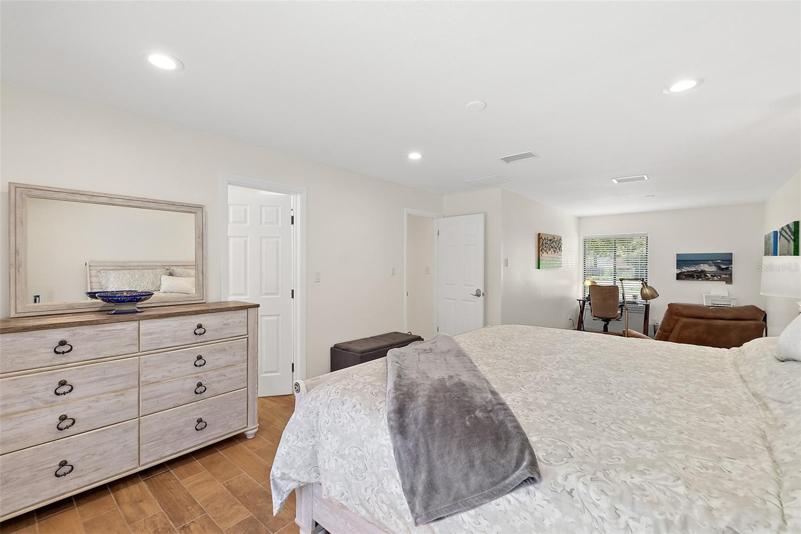 MANDARIN SEC 2 - Residential