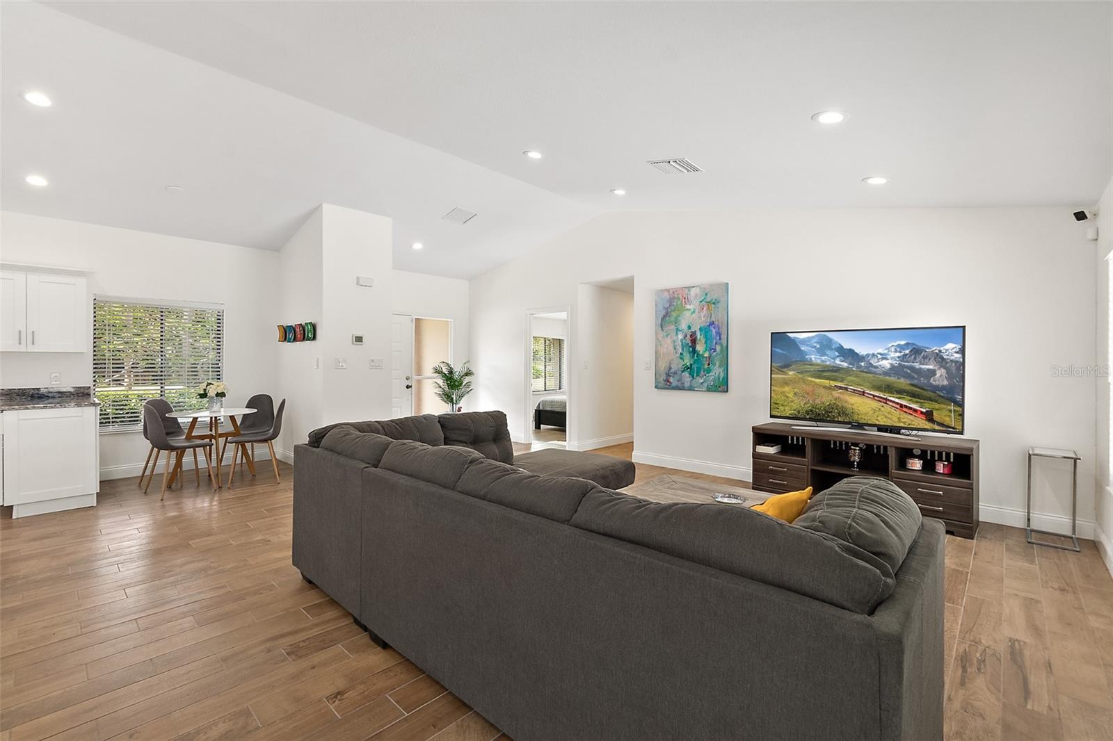 MANDARIN SEC 2 - Residential