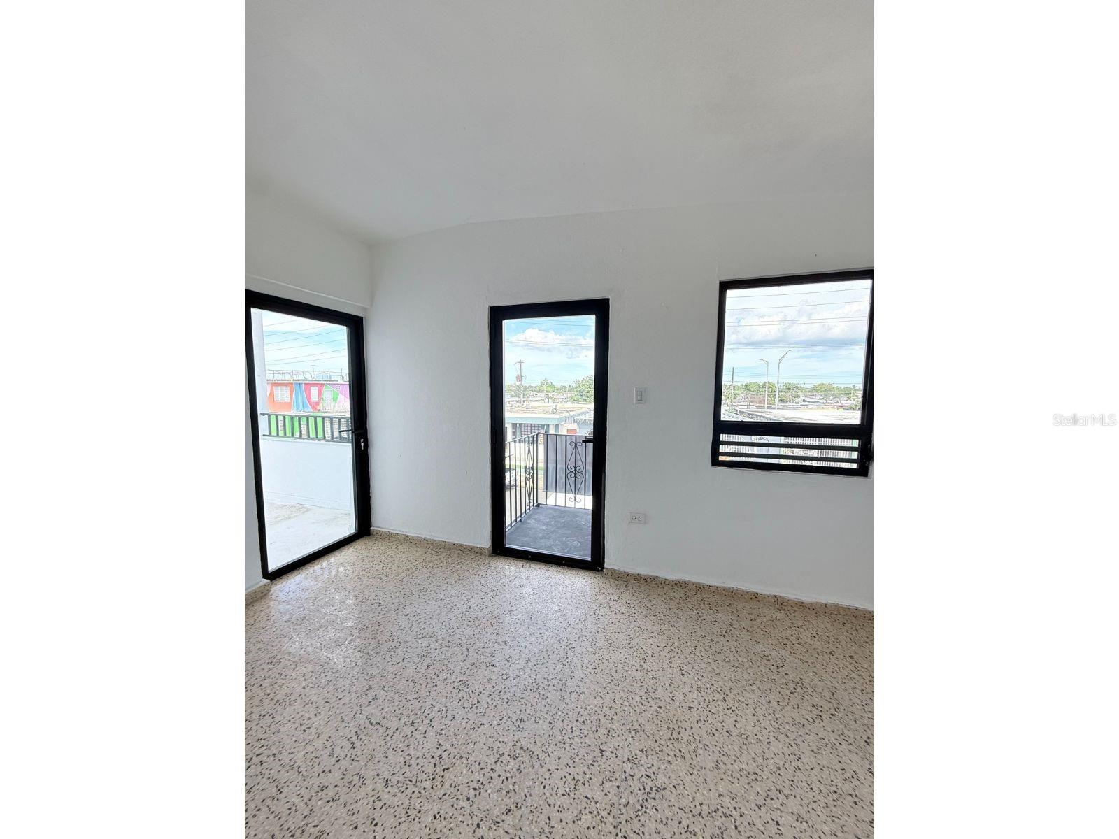 COUNTRY CLUB - Residential Income