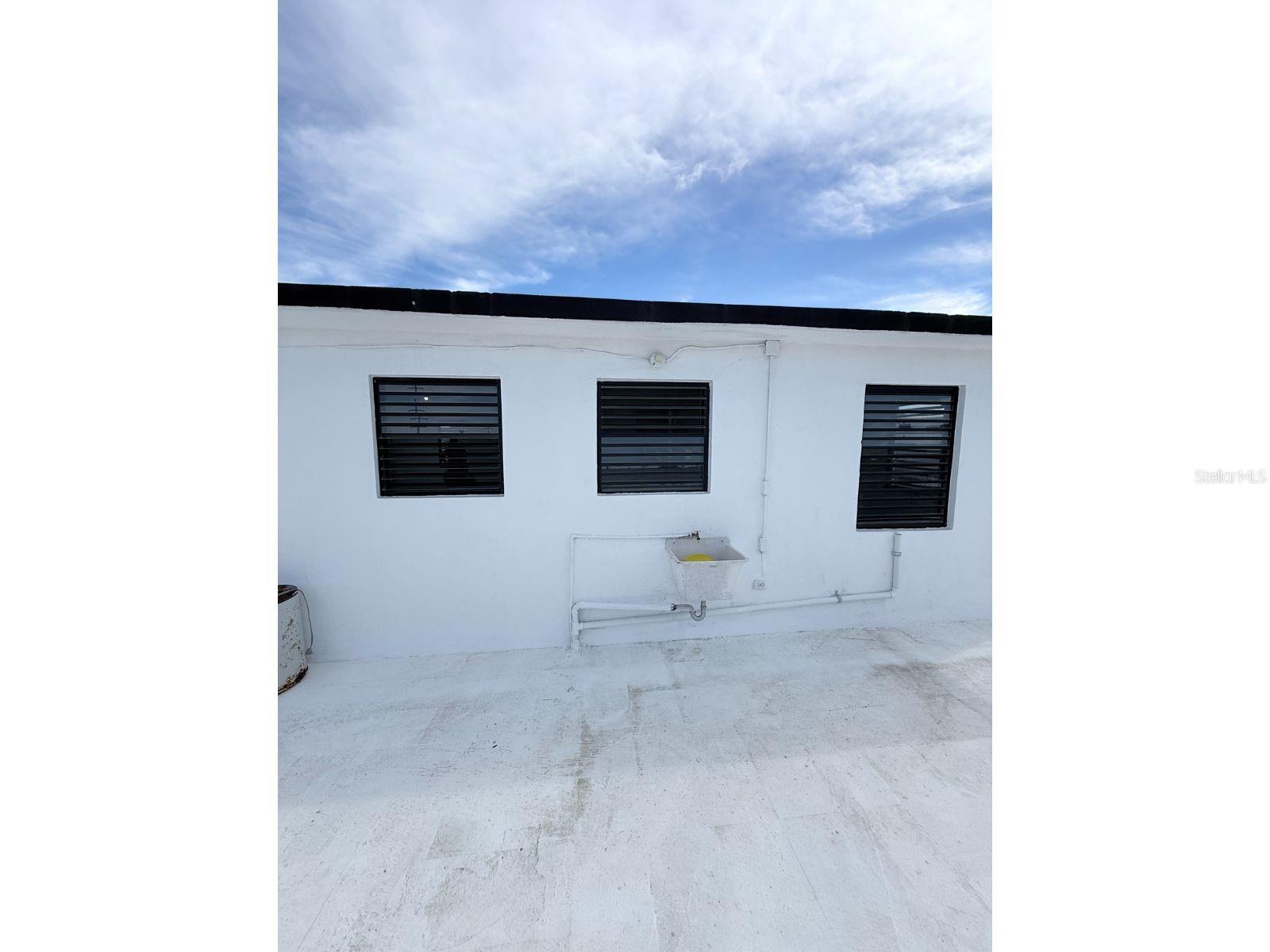 COUNTRY CLUB - Residential Income