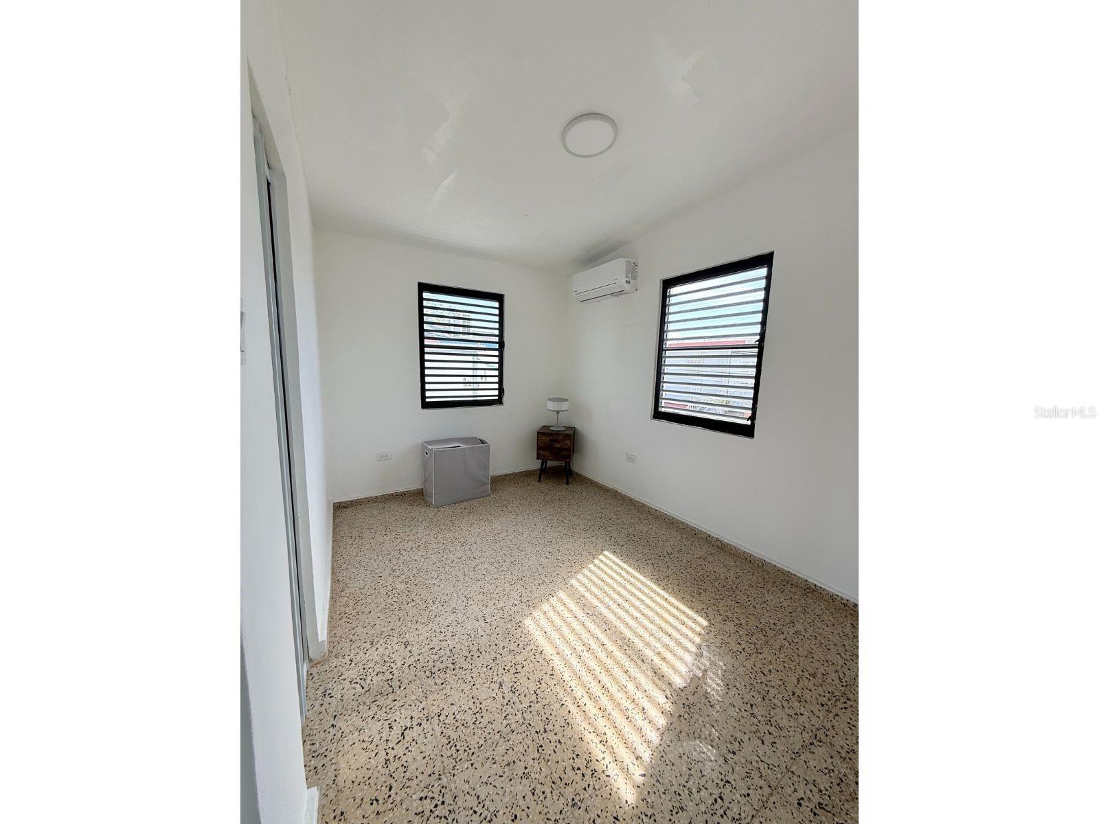 COUNTRY CLUB - Residential Income