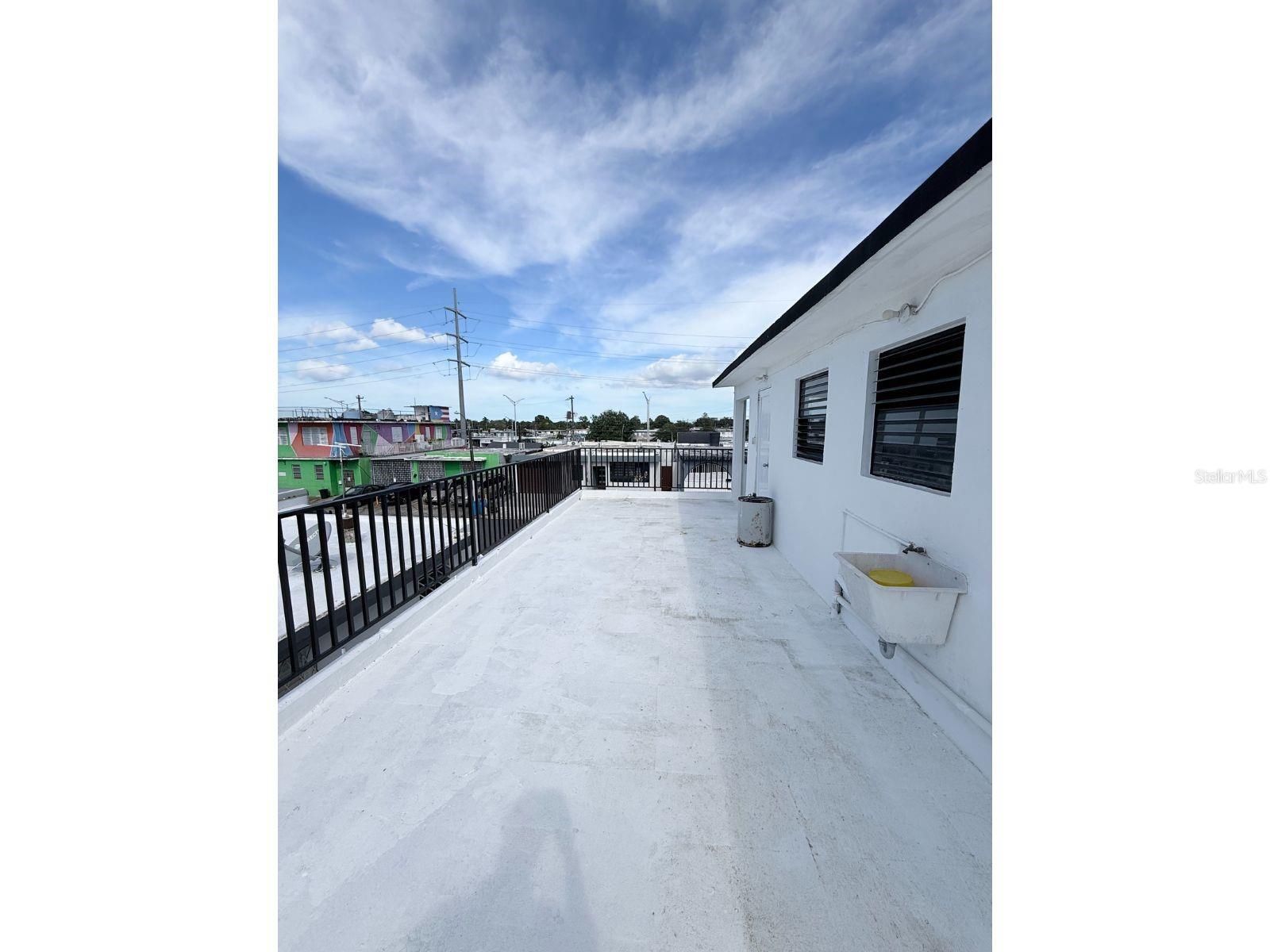 COUNTRY CLUB - Residential Income