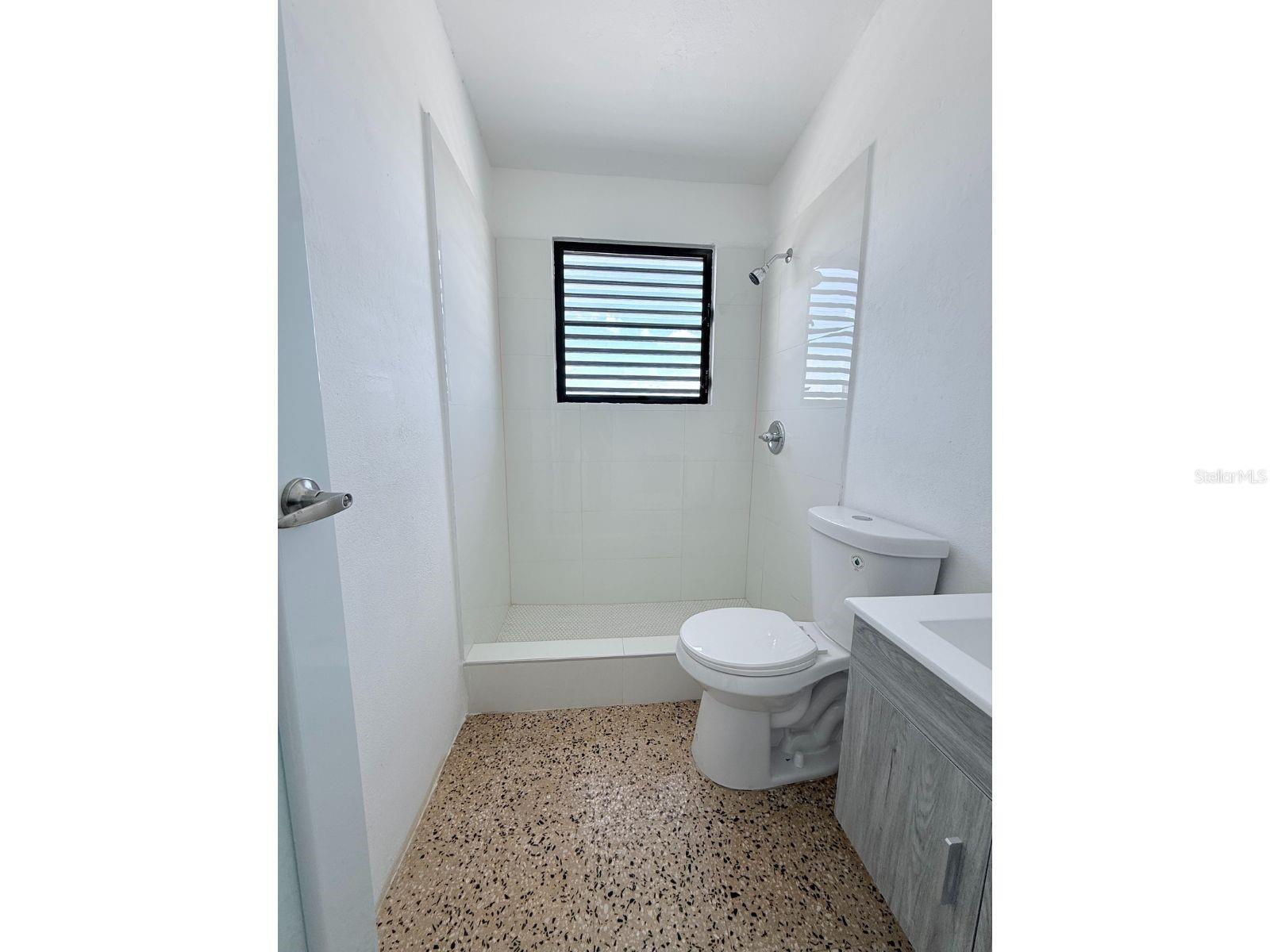 COUNTRY CLUB - Residential Income