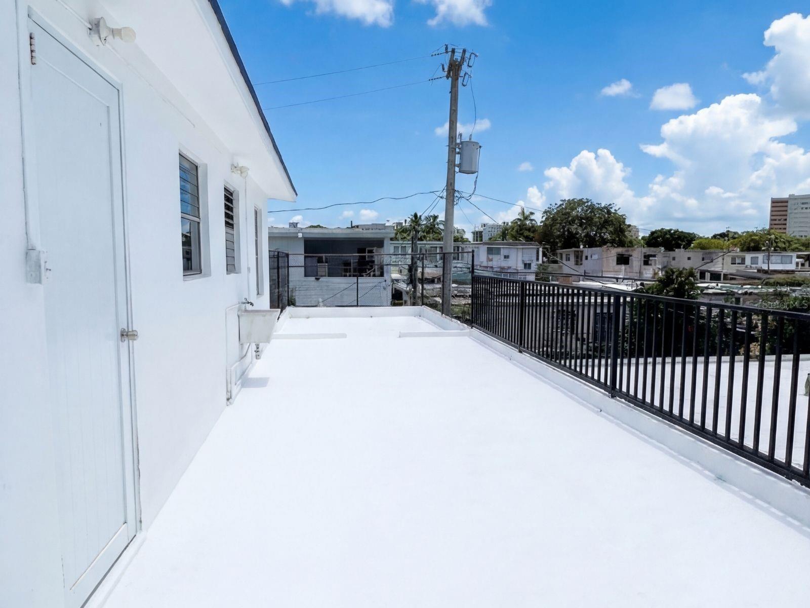 COUNTRY CLUB - Residential Income