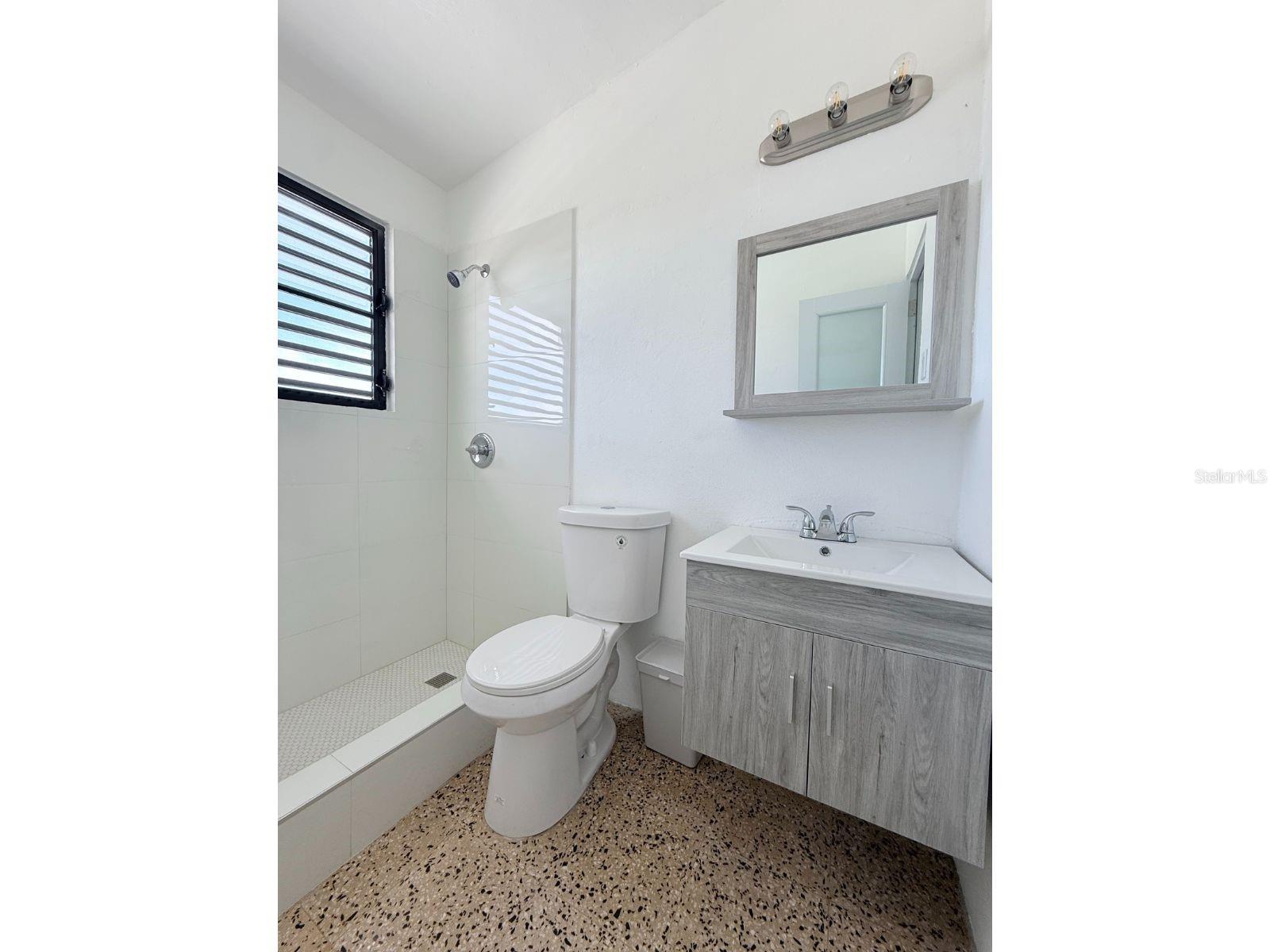 COUNTRY CLUB - Residential Income