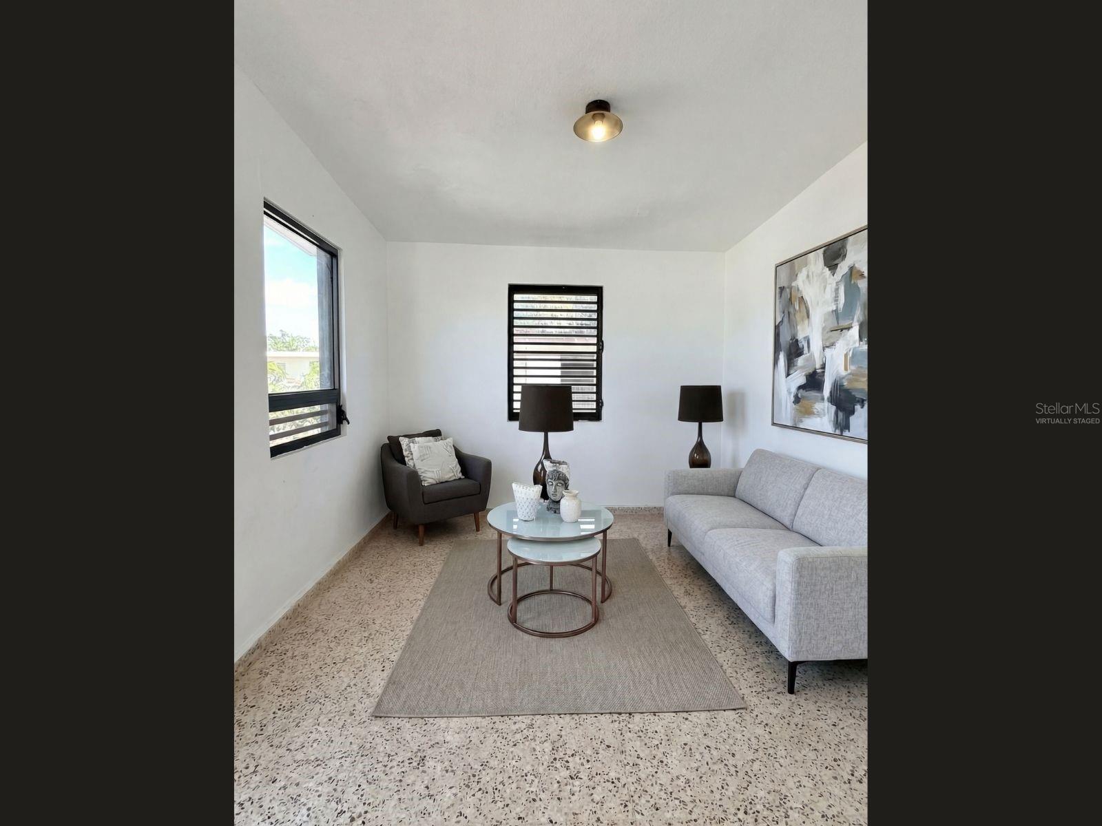 COUNTRY CLUB - Residential Income