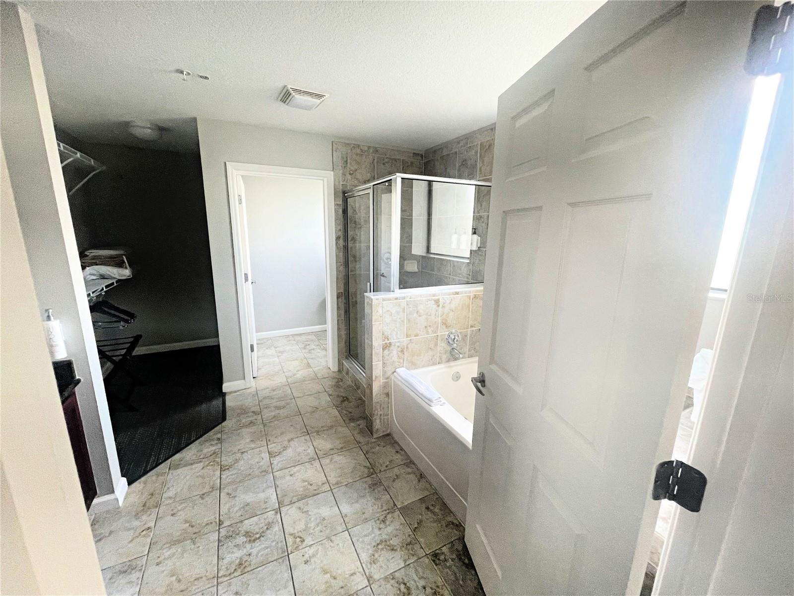 GROVE RESORT AND SPA HOTEL CONDOMINIUM 1 - Residential