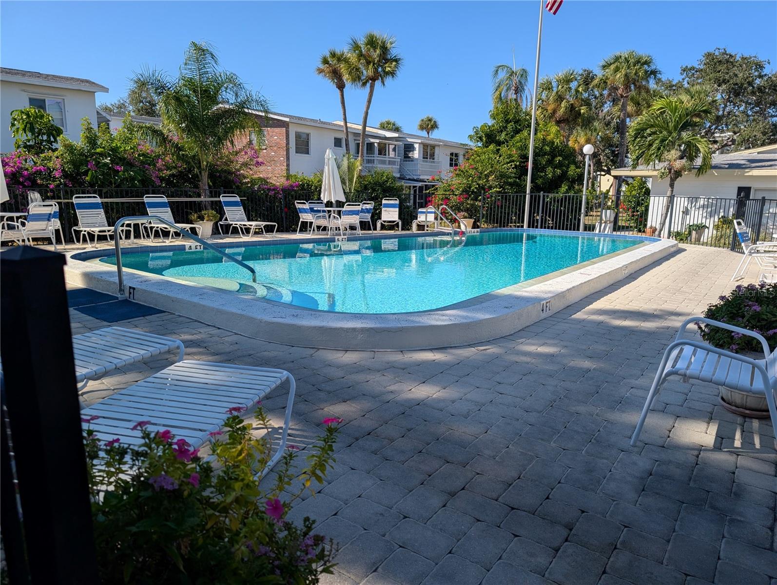 BAYSHORE GARDENS APTS 7 - Residential