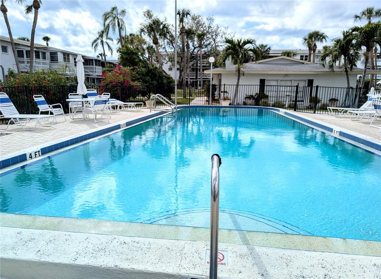 BAYSHORE GARDENS APTS 7 - Residential