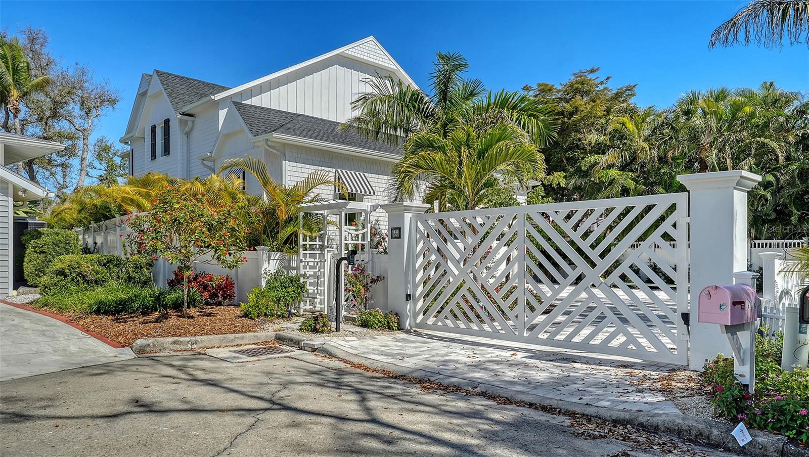 THE MOORING AT BAY POINTE - Residential