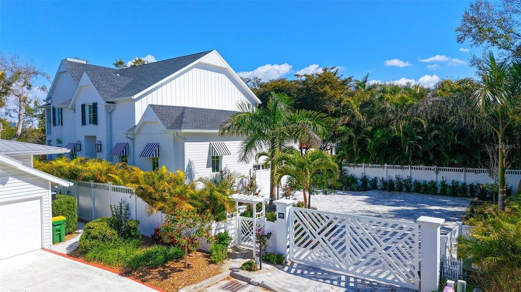 Photo of 1621 Bay Point Court, Sarasota, FL 34236 (MLS # A4683737)