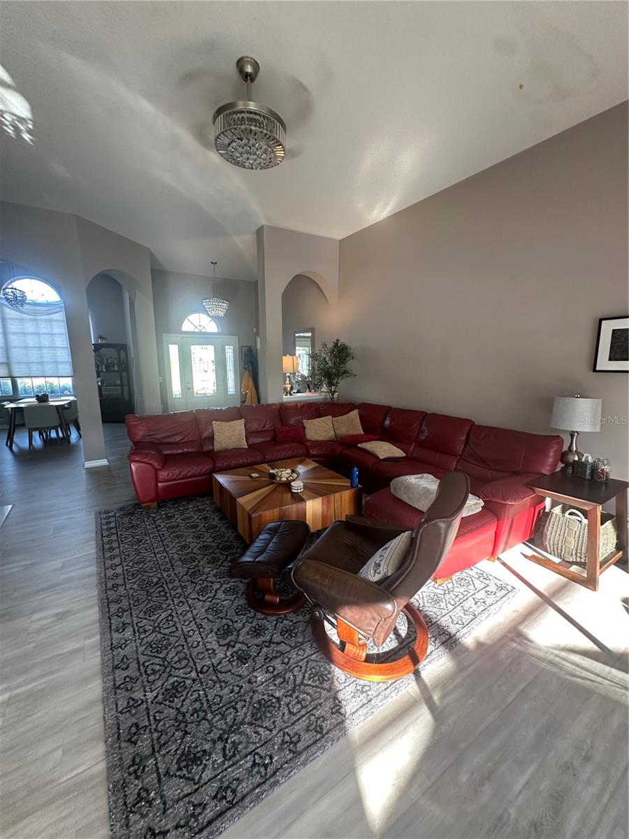 MCINTOSH LAKE - Residential Lease