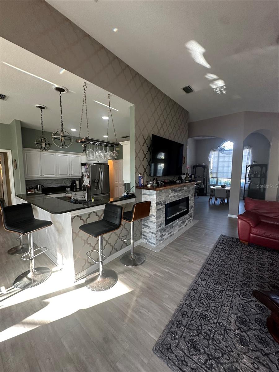 MCINTOSH LAKE - Residential Lease