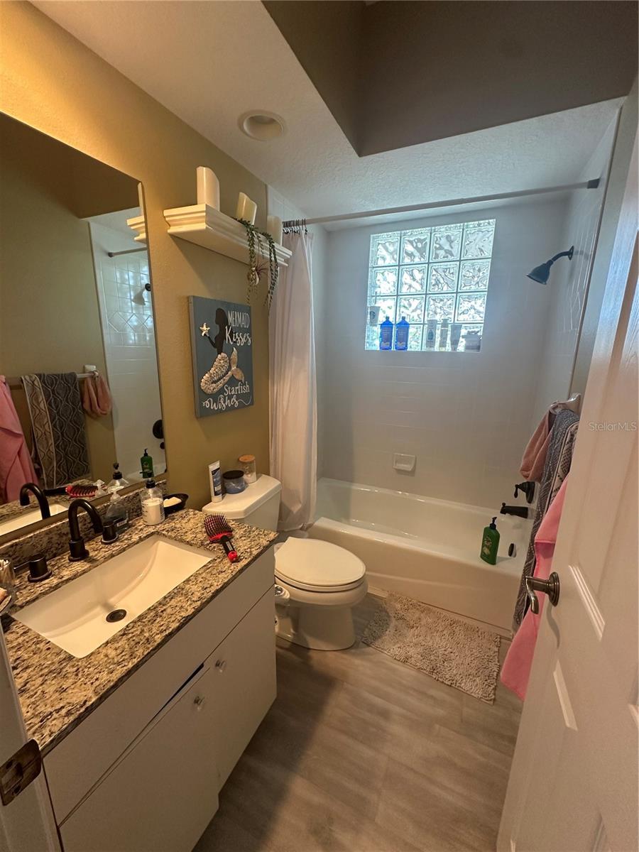 MCINTOSH LAKE - Residential Lease