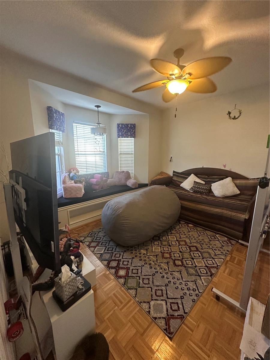MCINTOSH LAKE - Residential Lease
