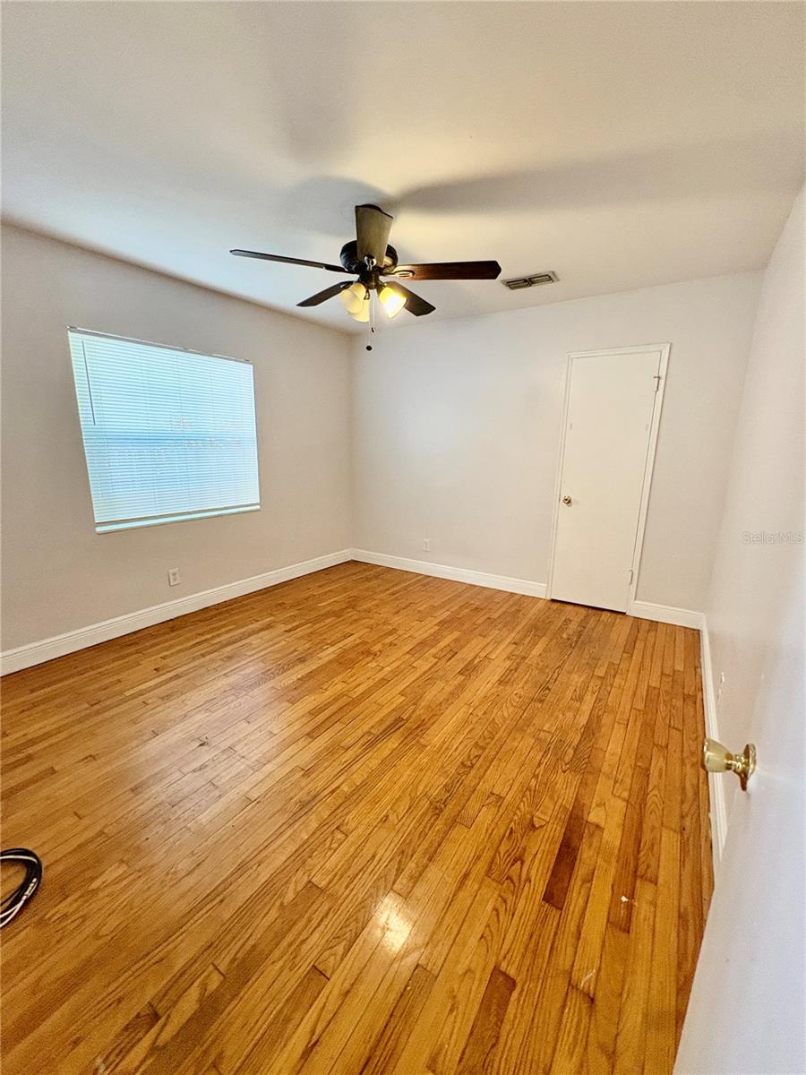 SUNSHINE PARK - Residential Lease