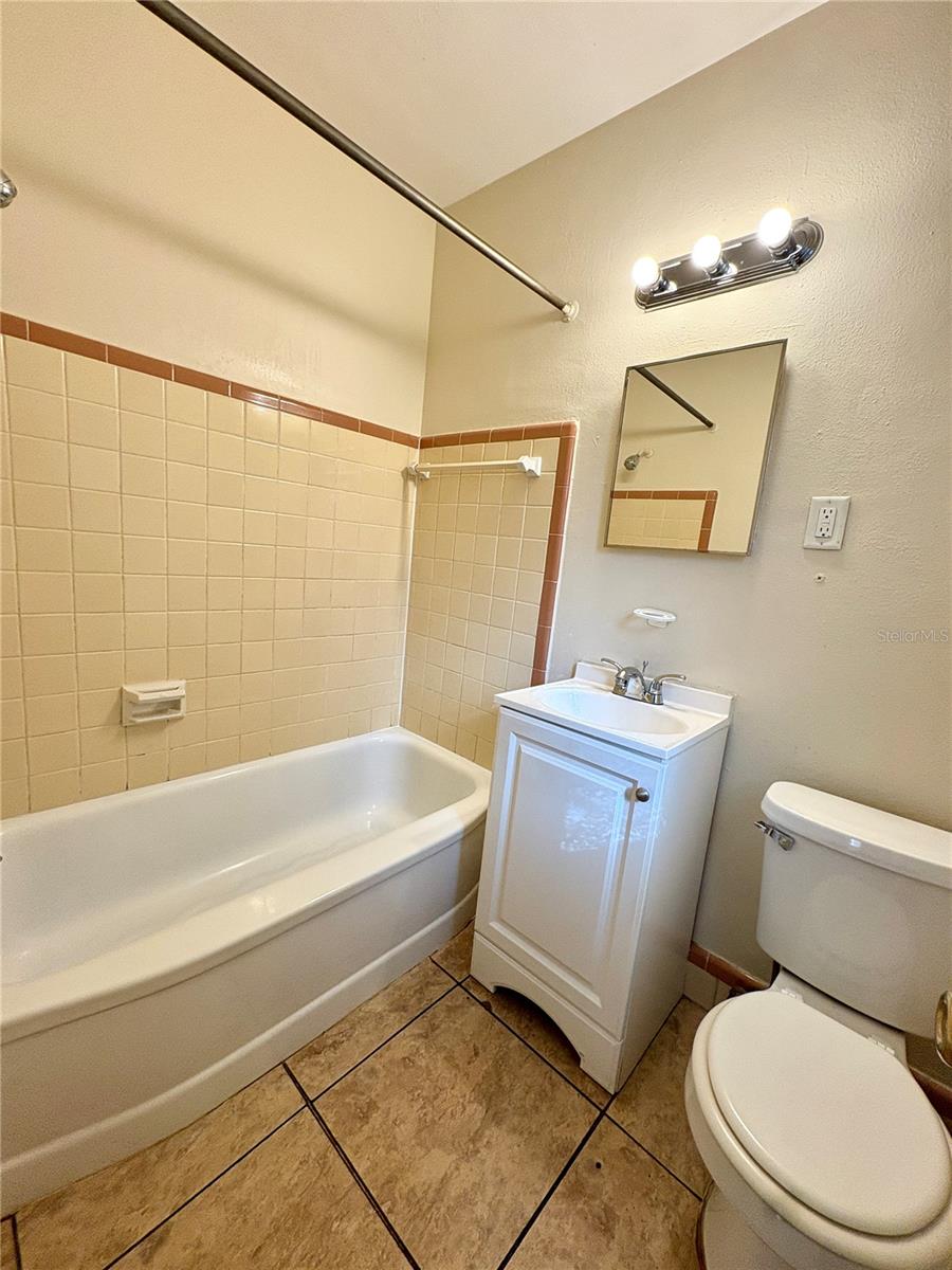 SUNSHINE PARK - Residential Lease