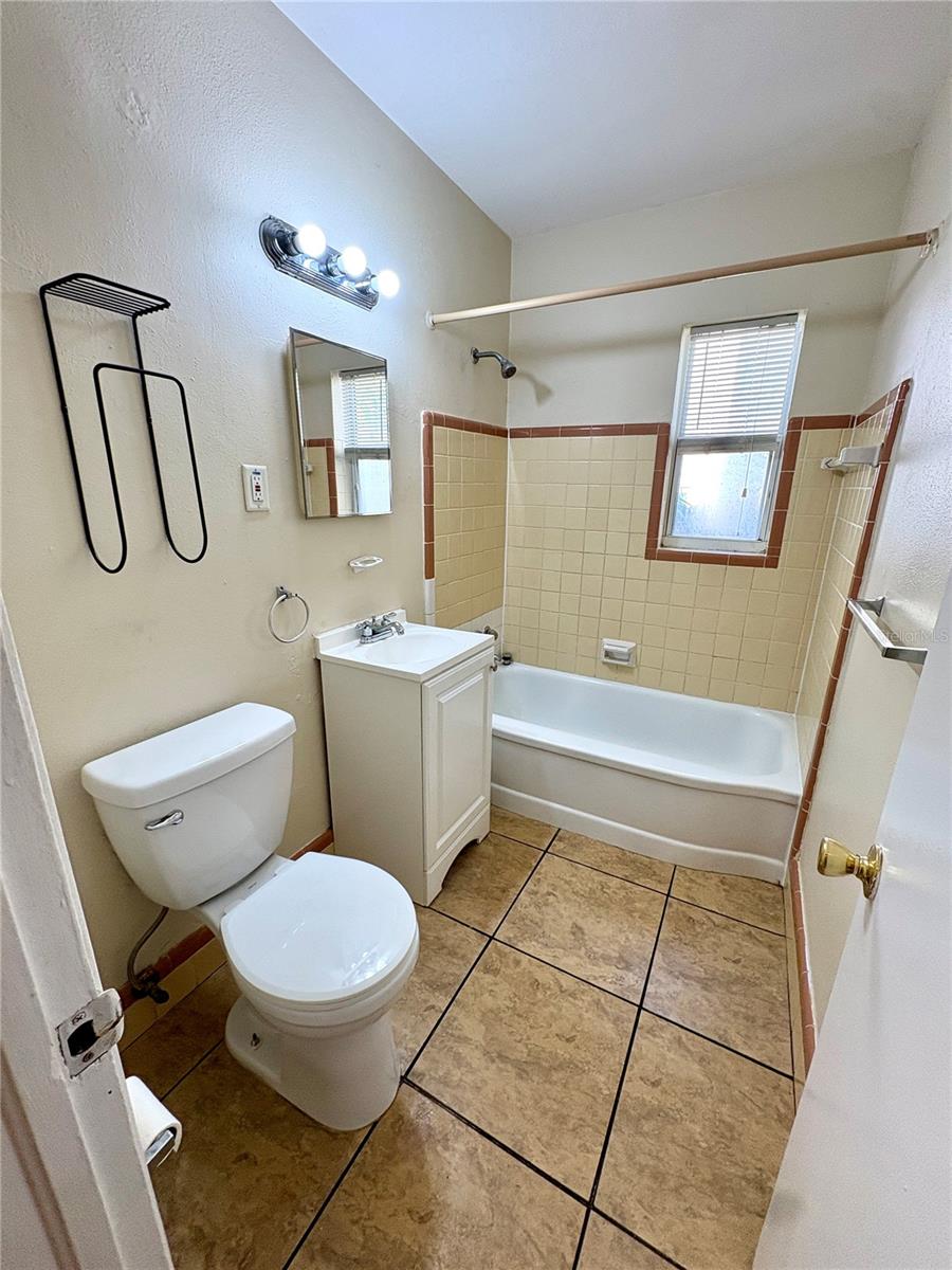 SUNSHINE PARK - Residential Lease