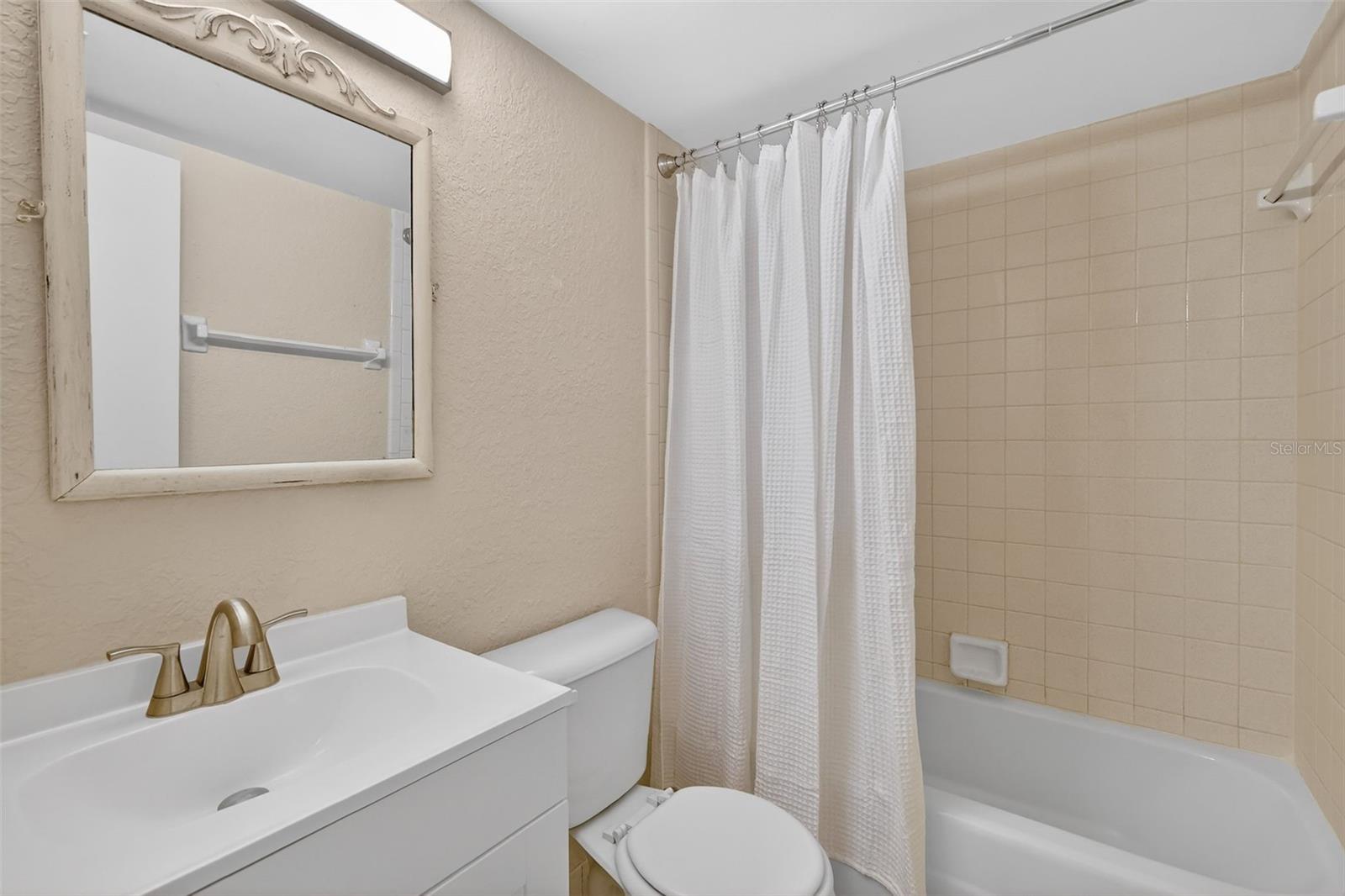 LEESBURG SPANISH OAKS CONDO - Residential