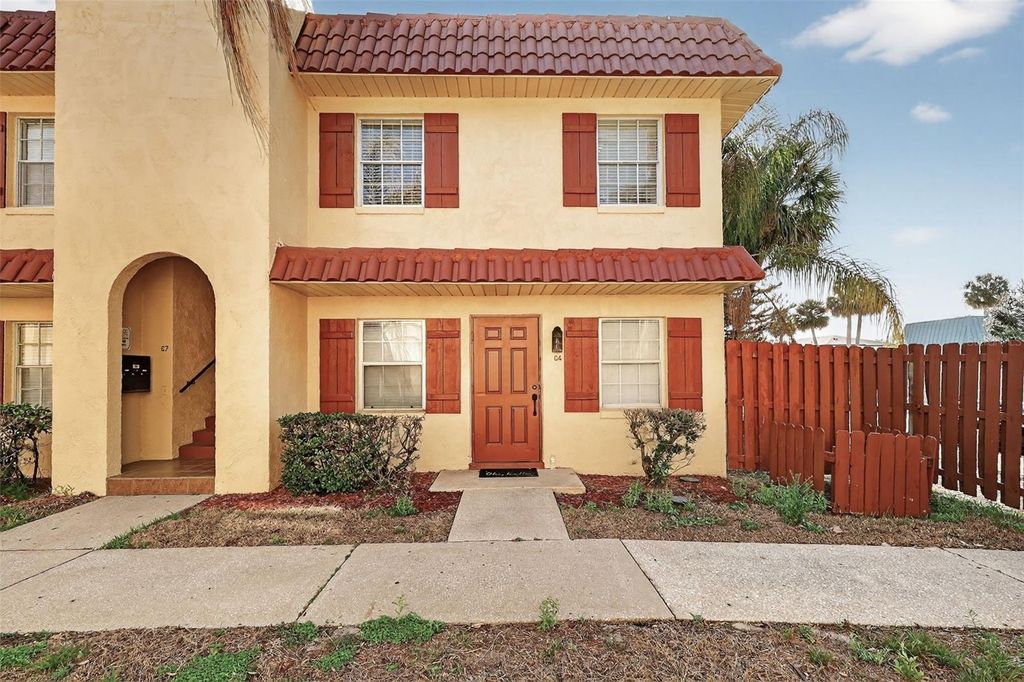 Photo of 1112 W Main Street #G5, Leesburg, FL 34748 (MLS # A4686398)