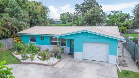 Photo of 5914 Tangerine Avenue S, Gulfport, FL 33707 (MLS # TB8428128)