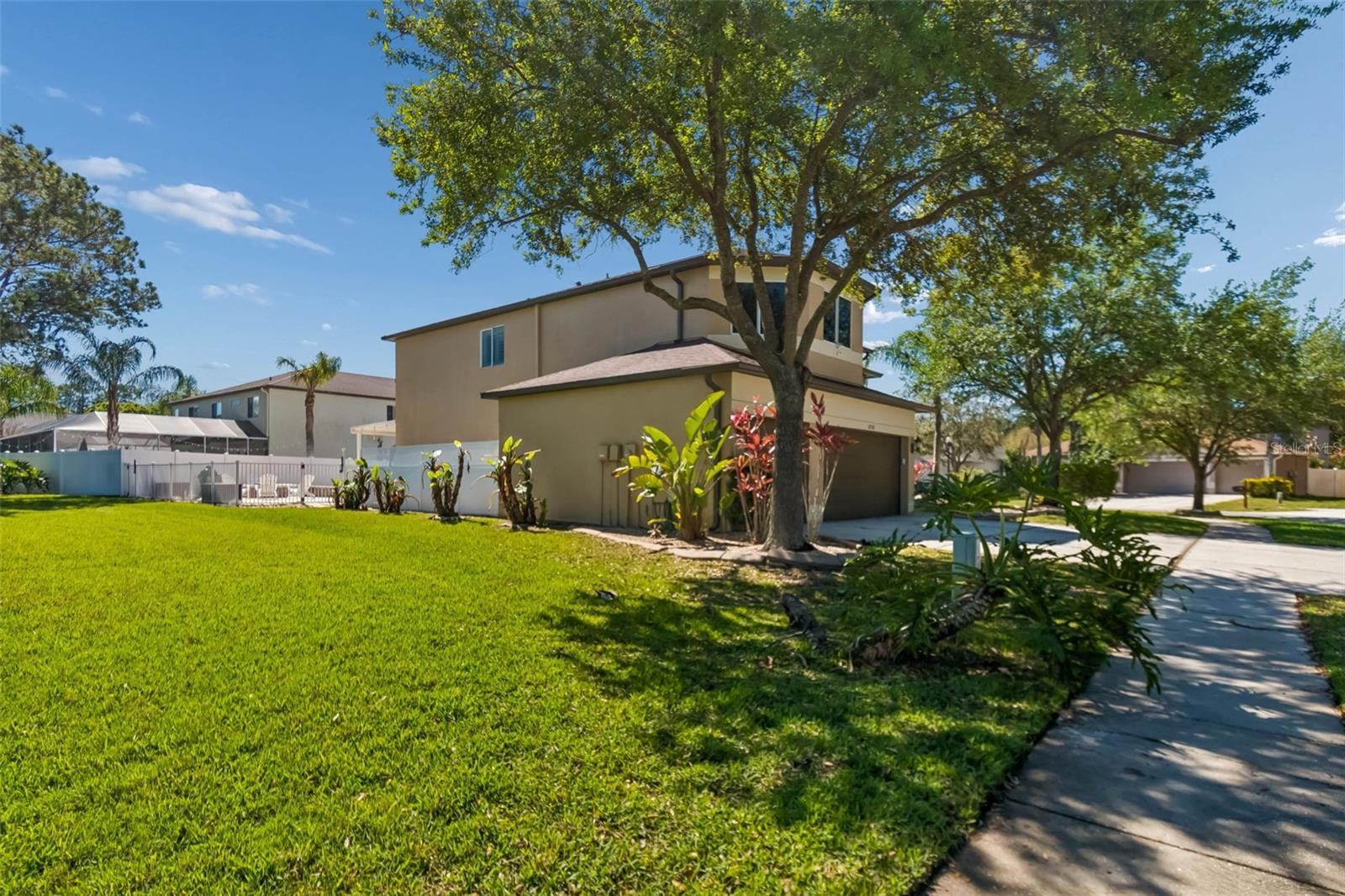 WINDSOR PARK AT THE EAGLES-FI - Residential